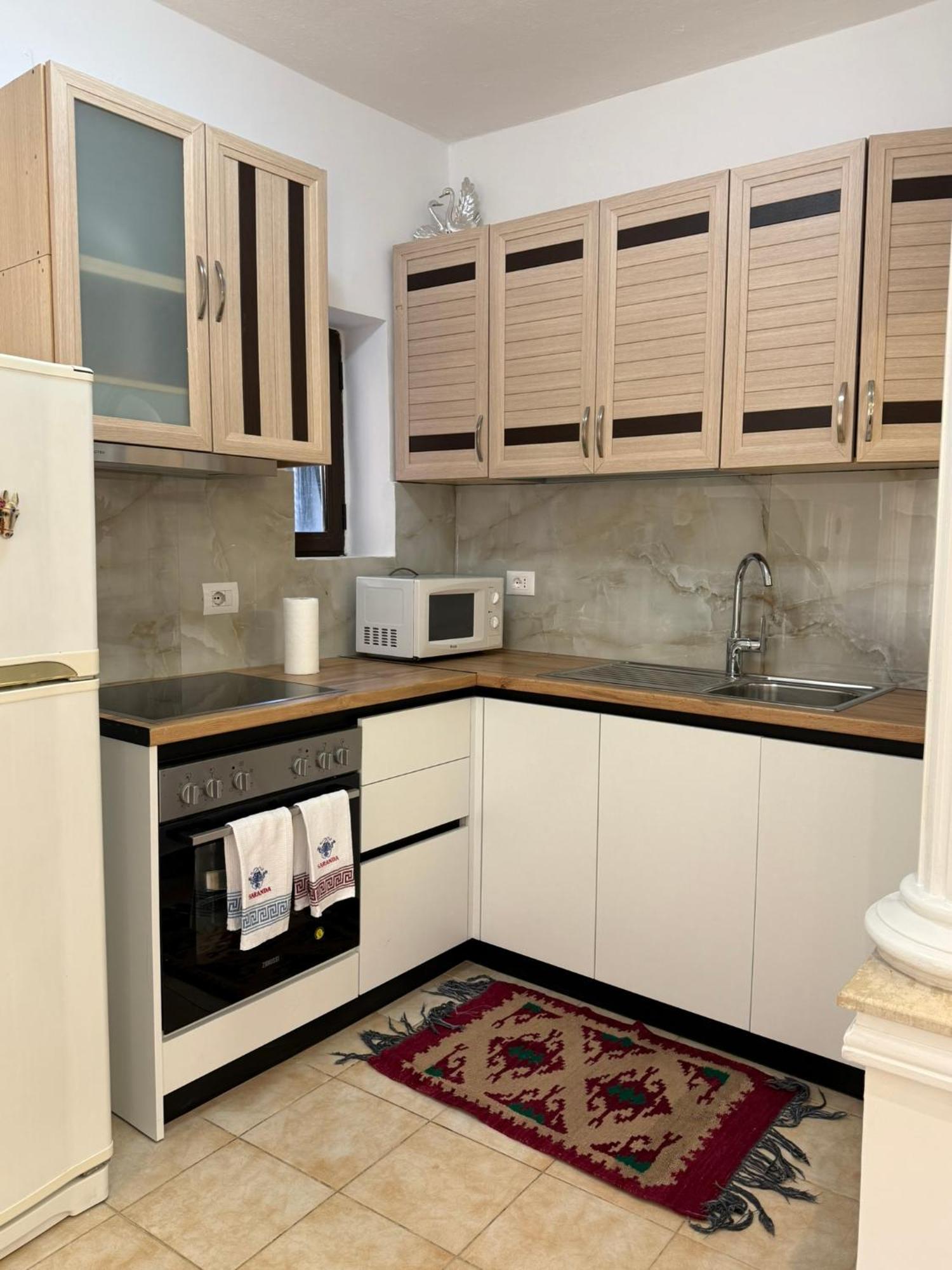 Apartment Comfort 2br With Lush Living Tirana